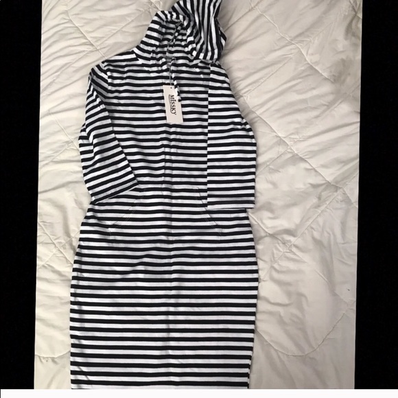 Dresses & Skirts - NWT black & white striped hoodie dress with pocket